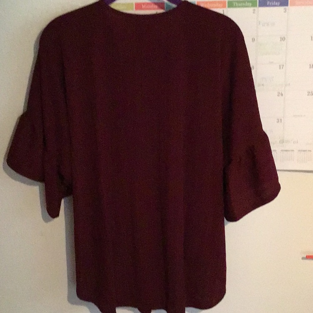 SOLD. Wind flutter sleeve top - Picture 4 of 7